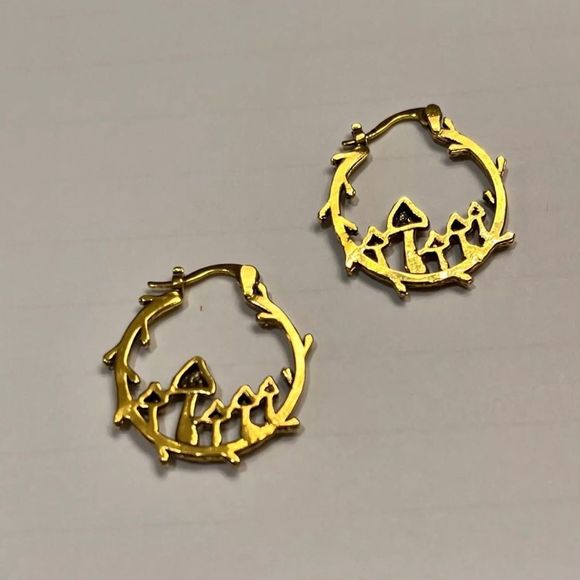 Beautiful Mushroom Hoop Earrings - Picture 3 of 5